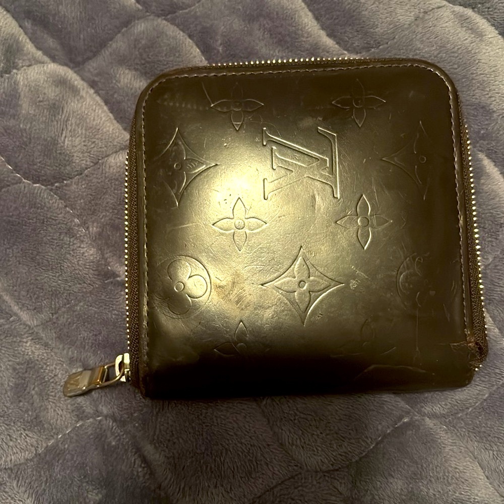 Authentic Louis Vuitton Glacé Porte zippy Chocolate Brown vintage wallet.